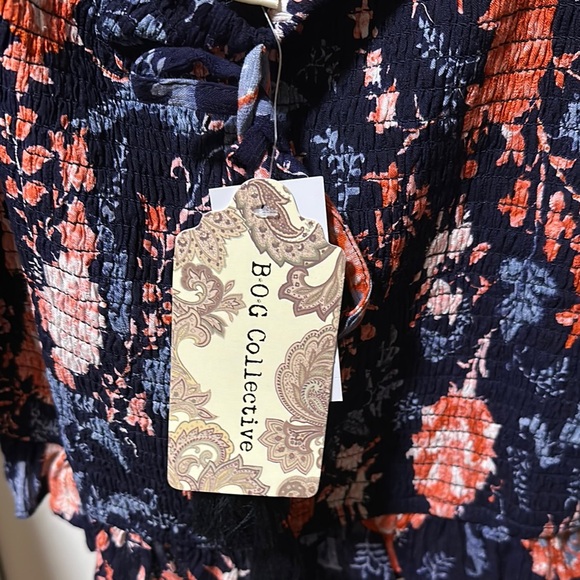 BOG Collective Floral Navy and Coral smocked Women's Top - Picture 2 of 3